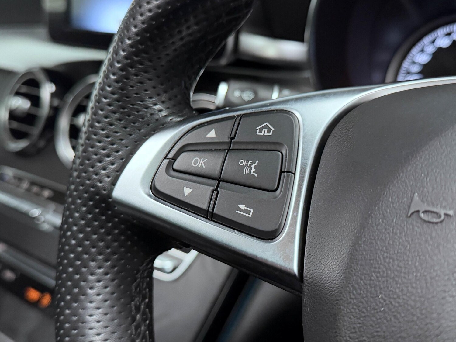 Used Mercedes-Benz GLC 2018 for sale - 76239643: Photo 36