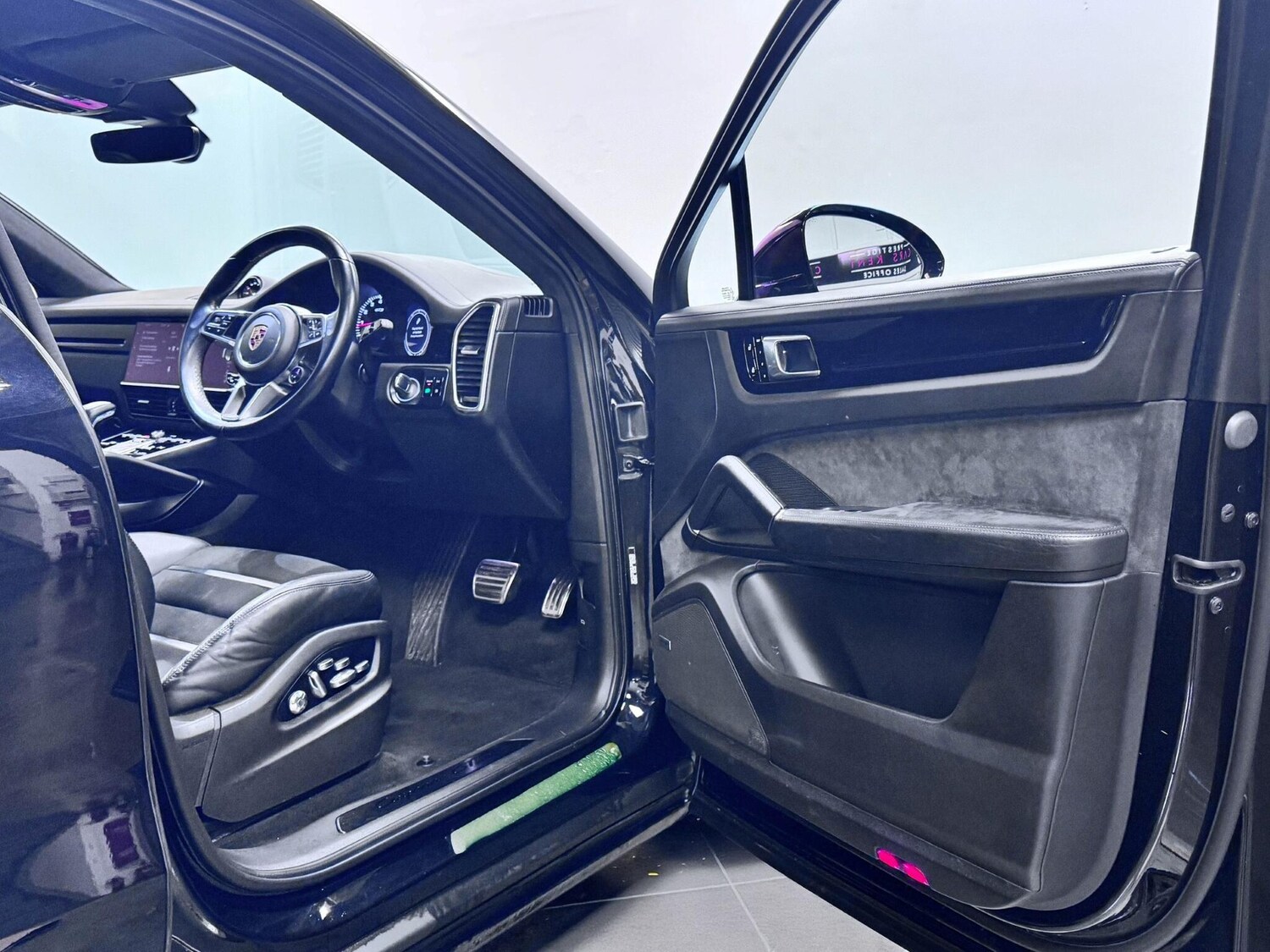 Used Porsche Cayenne 2020 for sale - 77612001: Photo 19