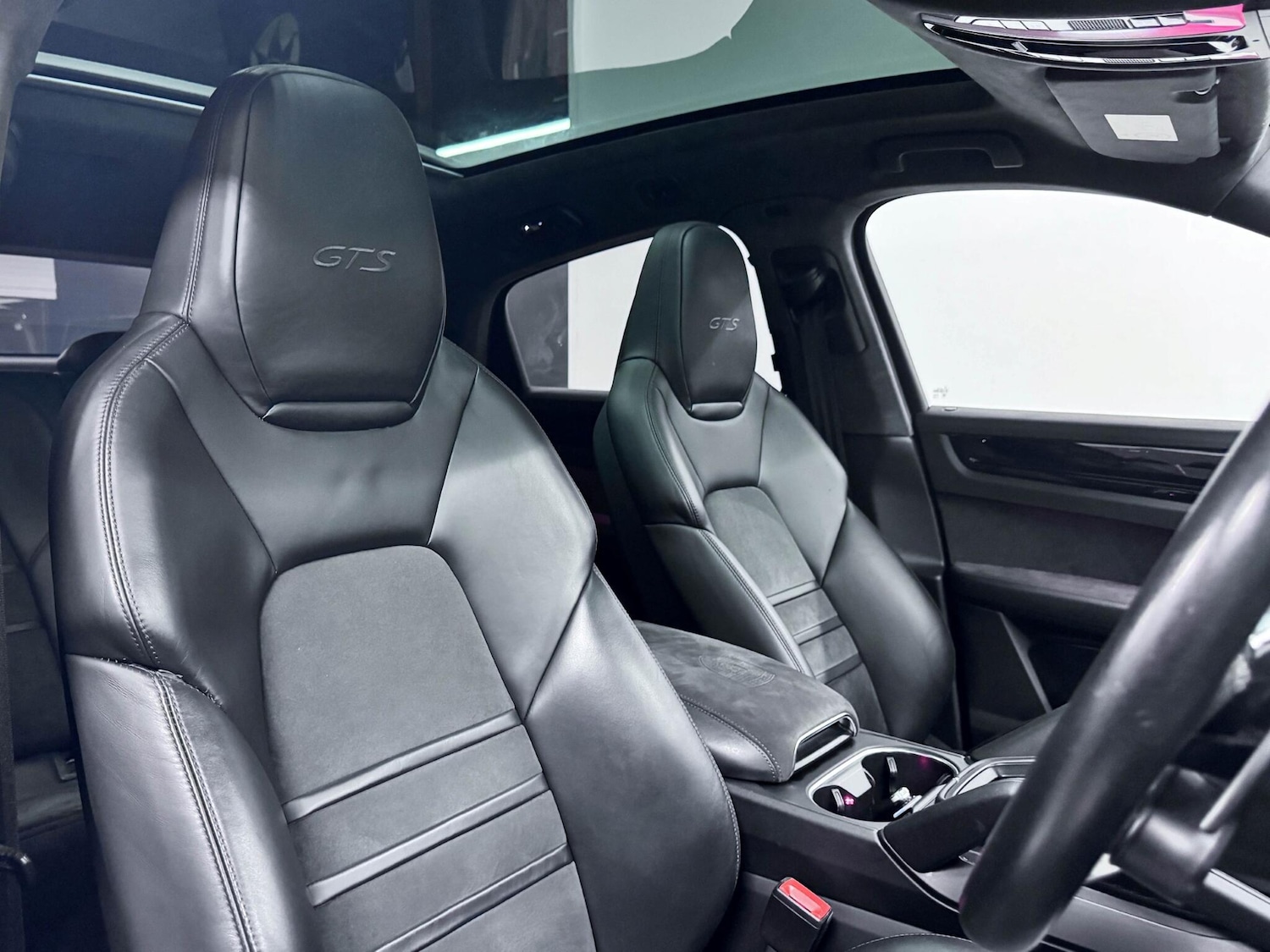 Used Porsche Cayenne 2020 for sale - 77612001: Photo 28