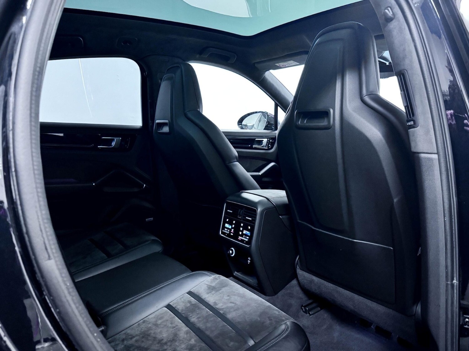 Used Porsche Cayenne 2020 for sale - 77612001: Photo 31