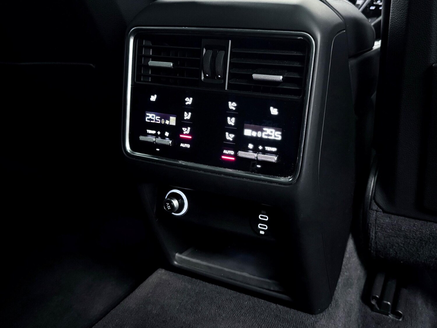 Used Porsche Cayenne 2020 for sale - 77612001: Photo 32