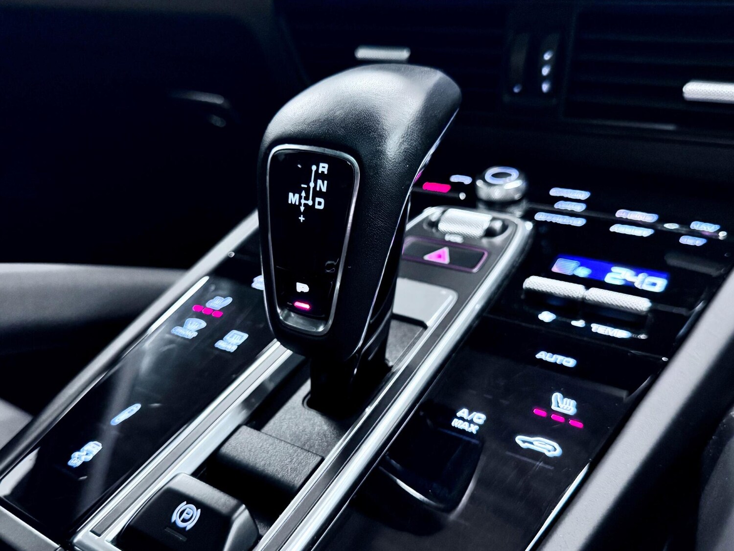 Used Porsche Cayenne 2020 for sale - 77612001: Photo 41