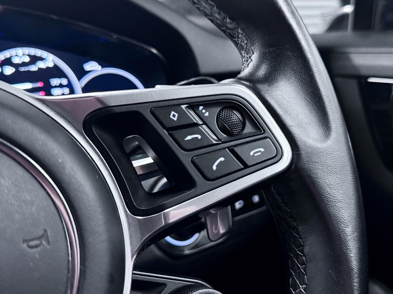 Used Porsche Cayenne 2020 for sale - 77612001: Photo 50