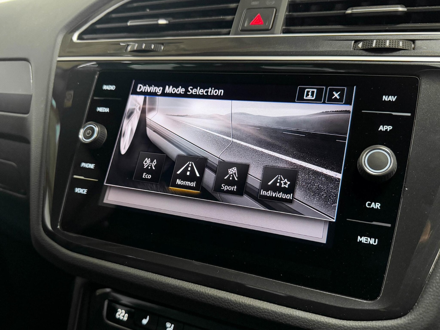 Used Volkswagen Tiguan 2020 for sale - 75965067: Photo 54