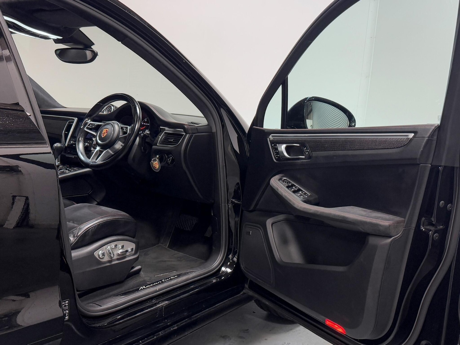 Used Porsche Macan 2018 for sale - 77040917: Photo 16