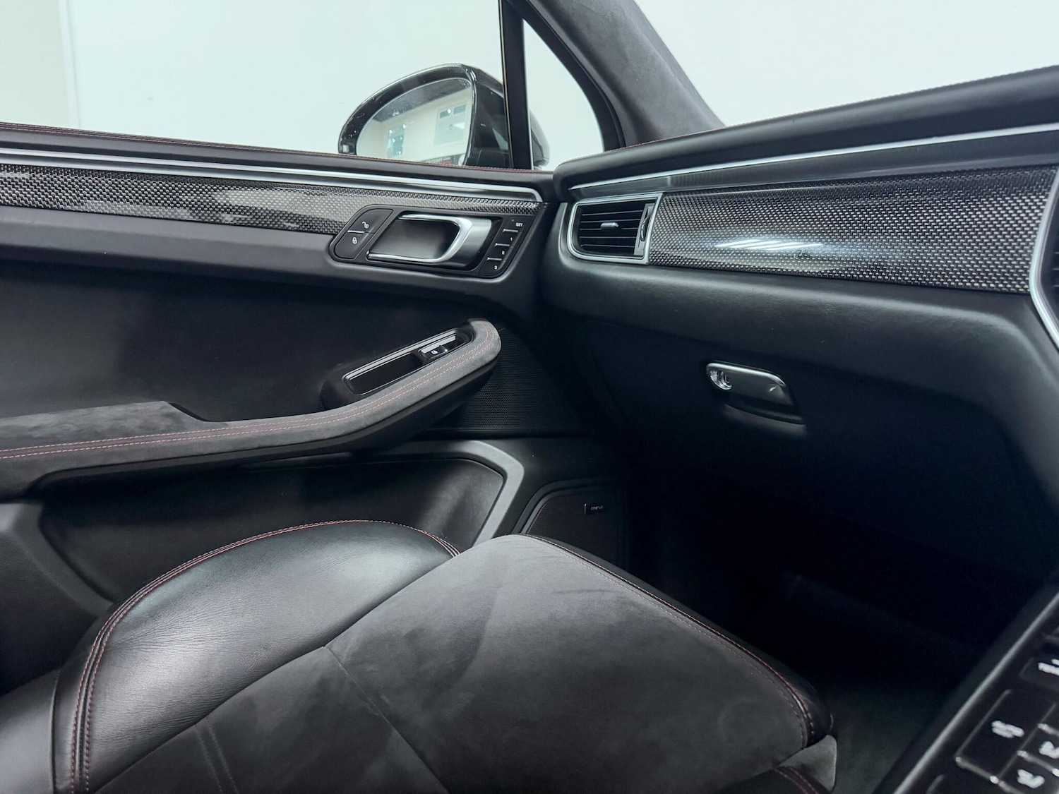 Used Porsche Macan 2018 for sale - 77040917: Photo 32