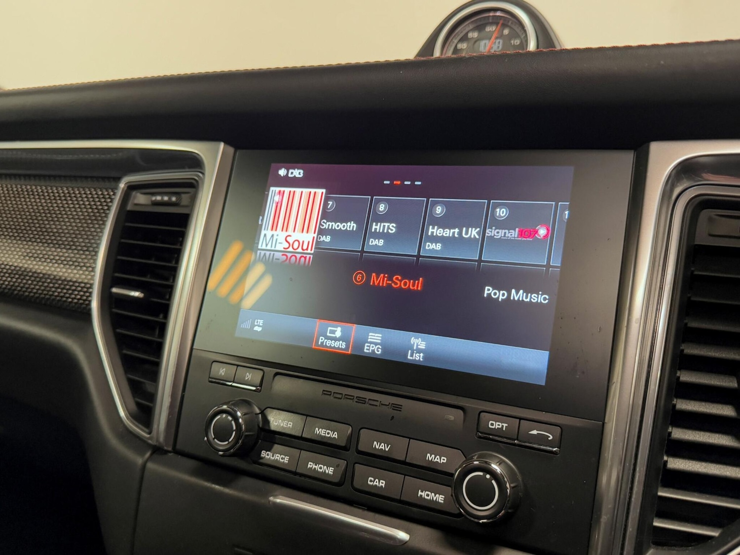 Used Porsche Macan 2018 for sale - 77040917: Photo 51