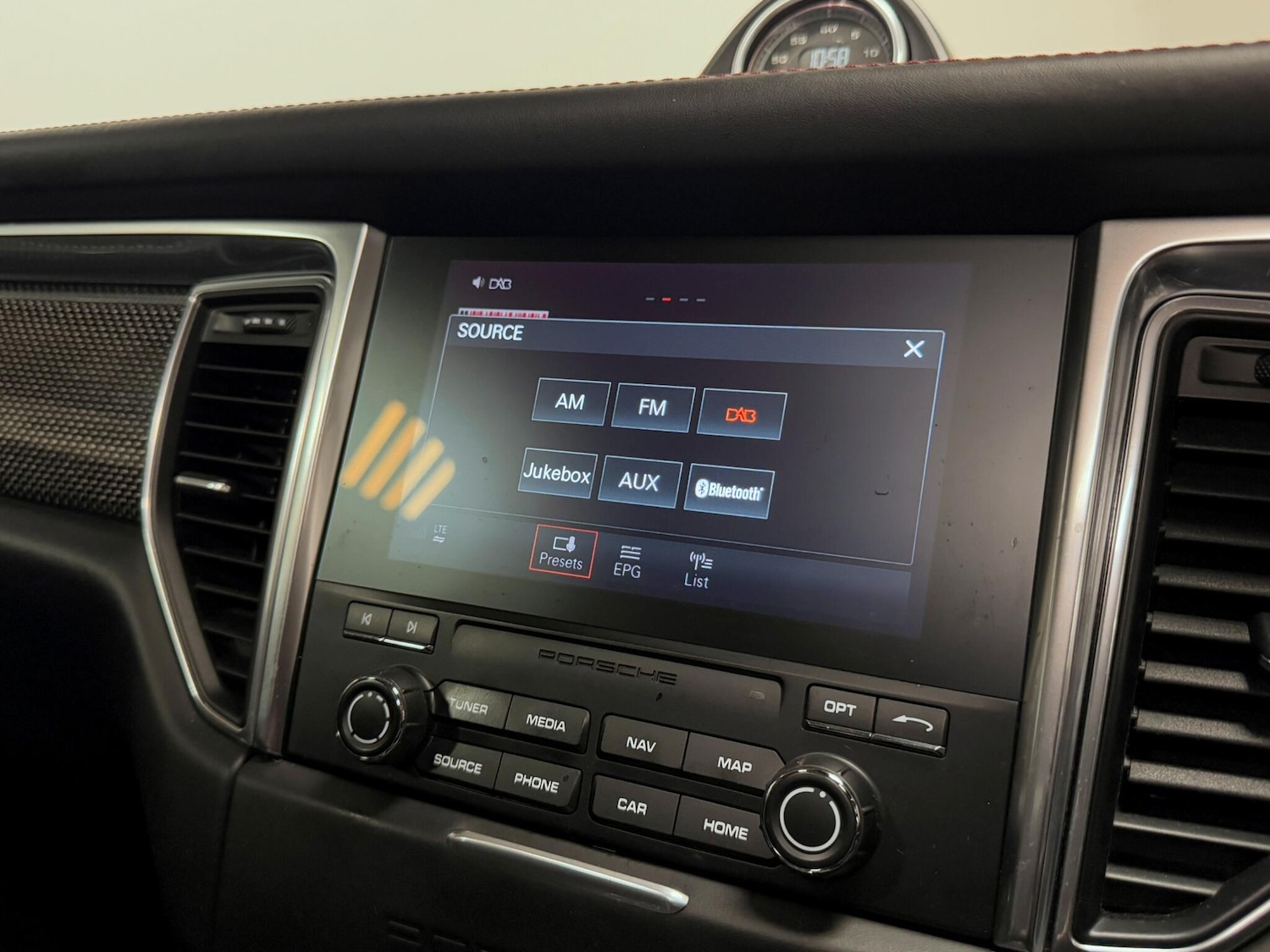 Used Porsche Macan 2018 for sale - 77040917: Photo 52