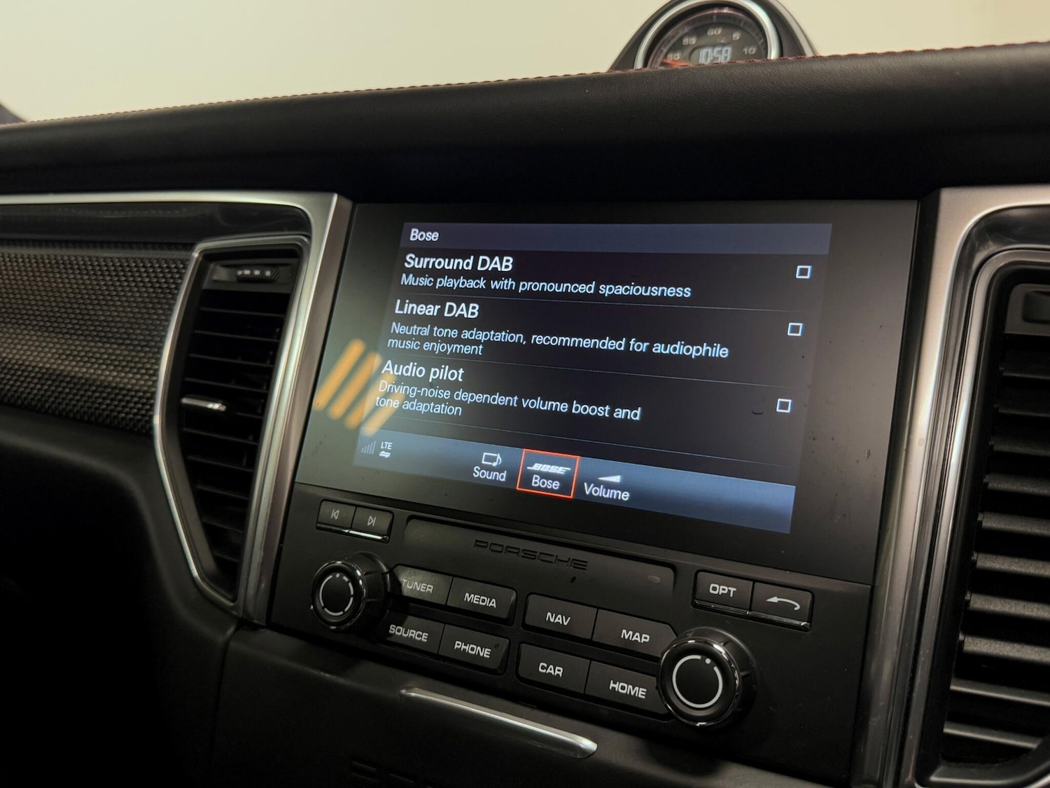 Used Porsche Macan 2018 for sale - 77040917: Photo 58