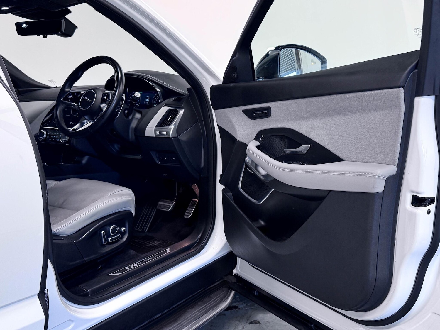 Used Jaguar E-Pace 2022 for sale - 76839422: Photo 14