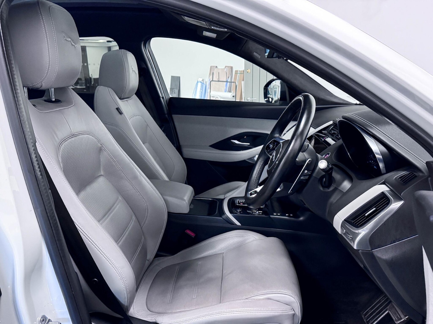 Used Jaguar E-Pace 2022 for sale - 76839422: Photo 22