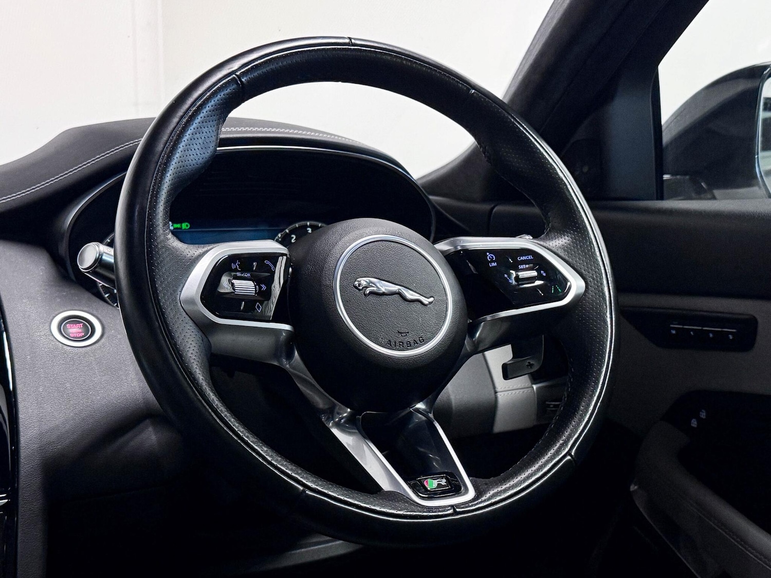 Used Jaguar E-Pace 2022 for sale - 76839422: Photo 38