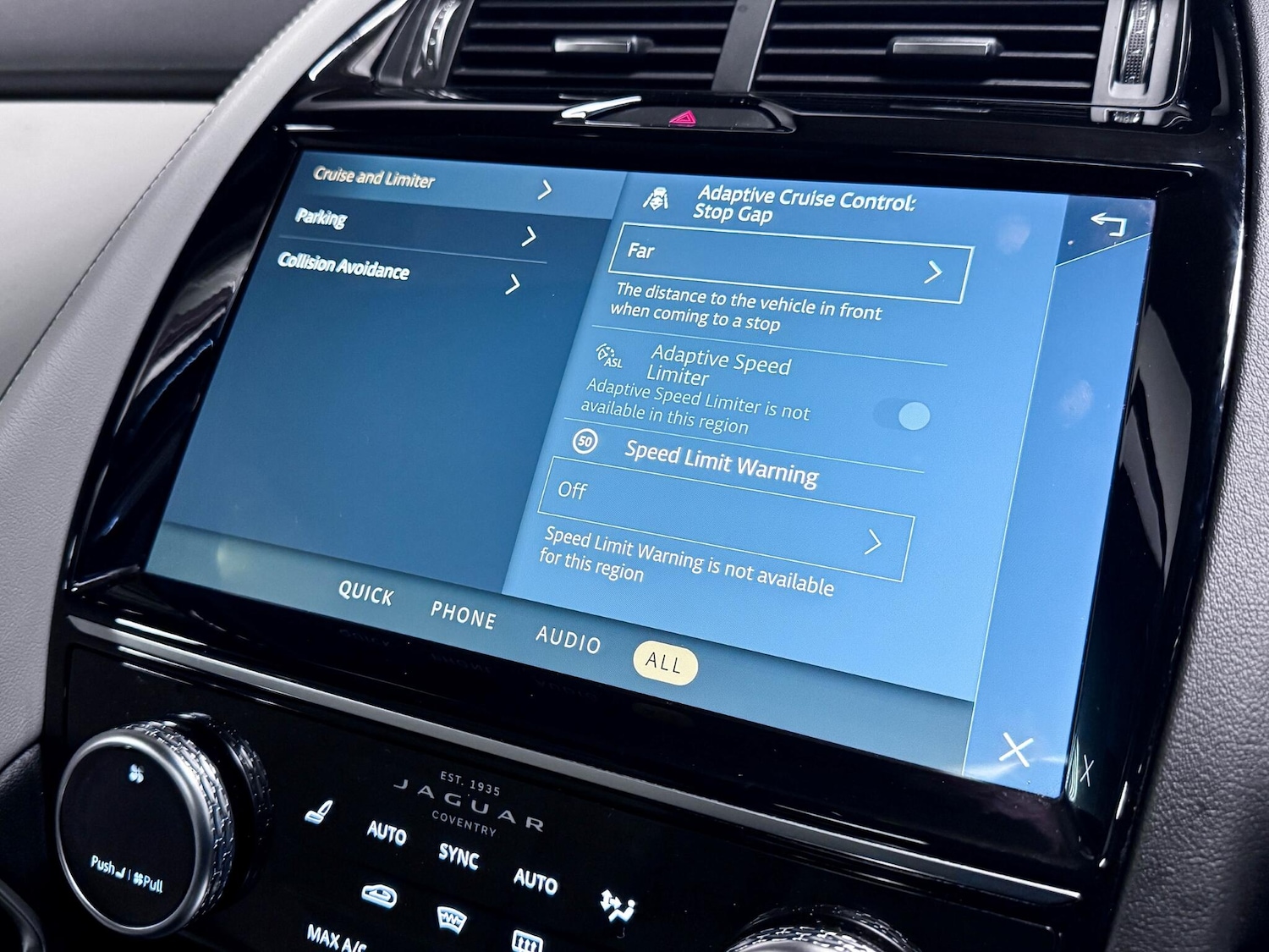 Used Jaguar E-Pace 2022 for sale - 76839422: Photo 47