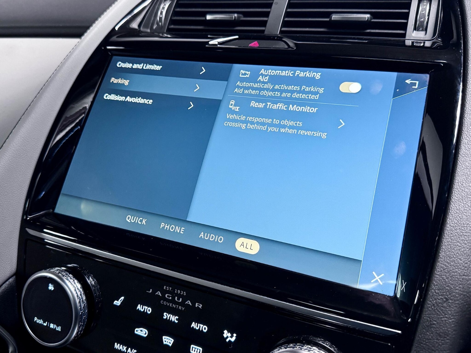 Used Jaguar E-Pace 2022 for sale - 76839422: Photo 48