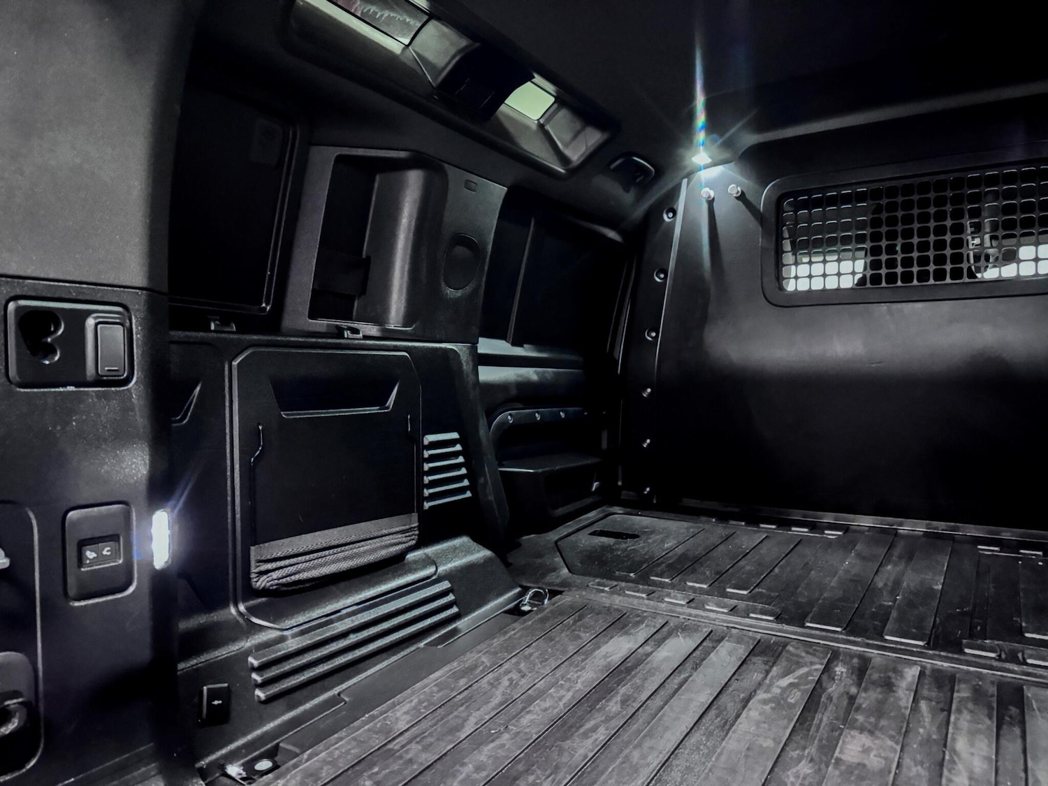 Used Land Rover Defender 2024 for sale - 77612390: Photo 14