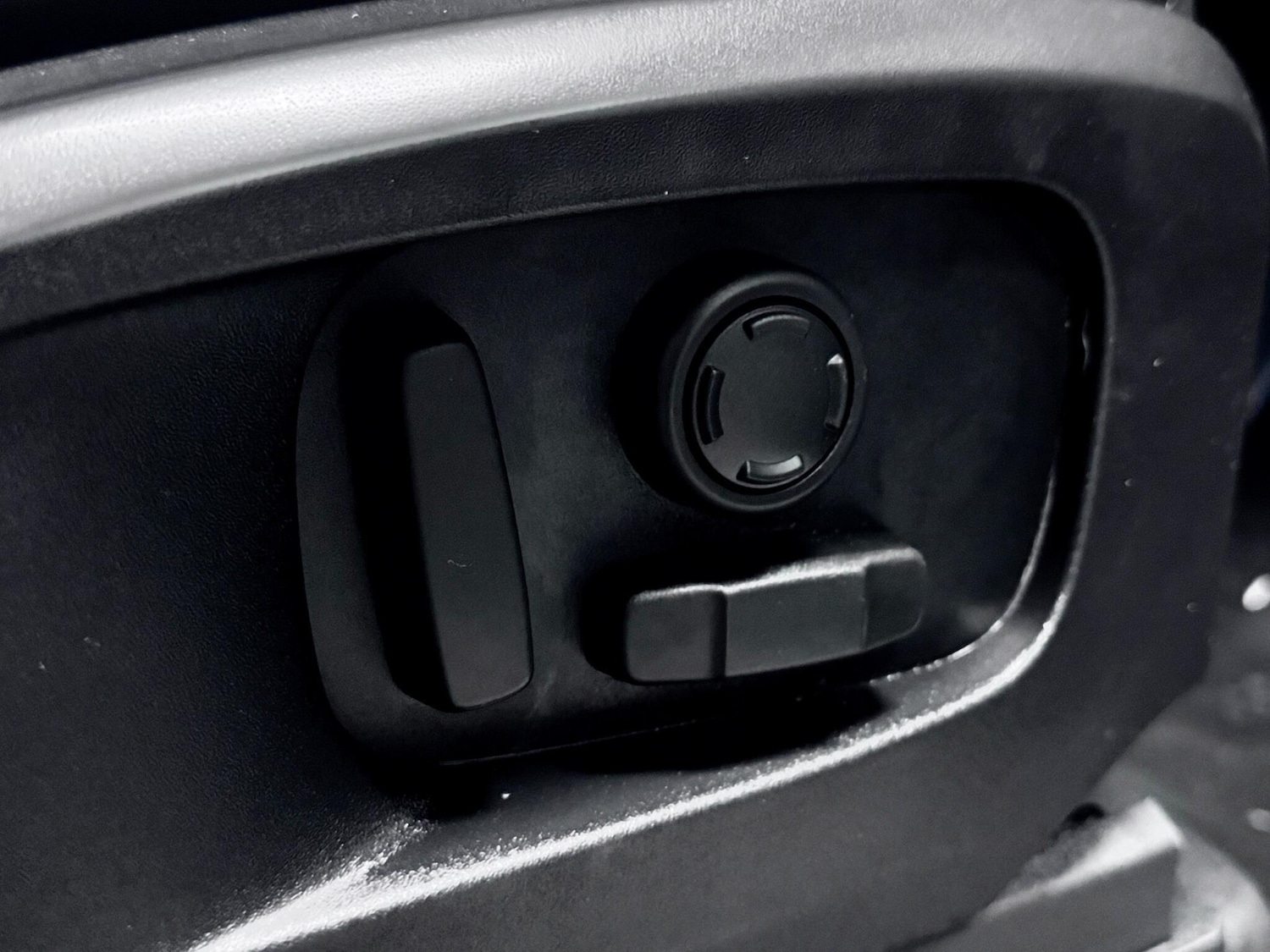 Used Land Rover Defender 2024 for sale - 77612390: Photo 21