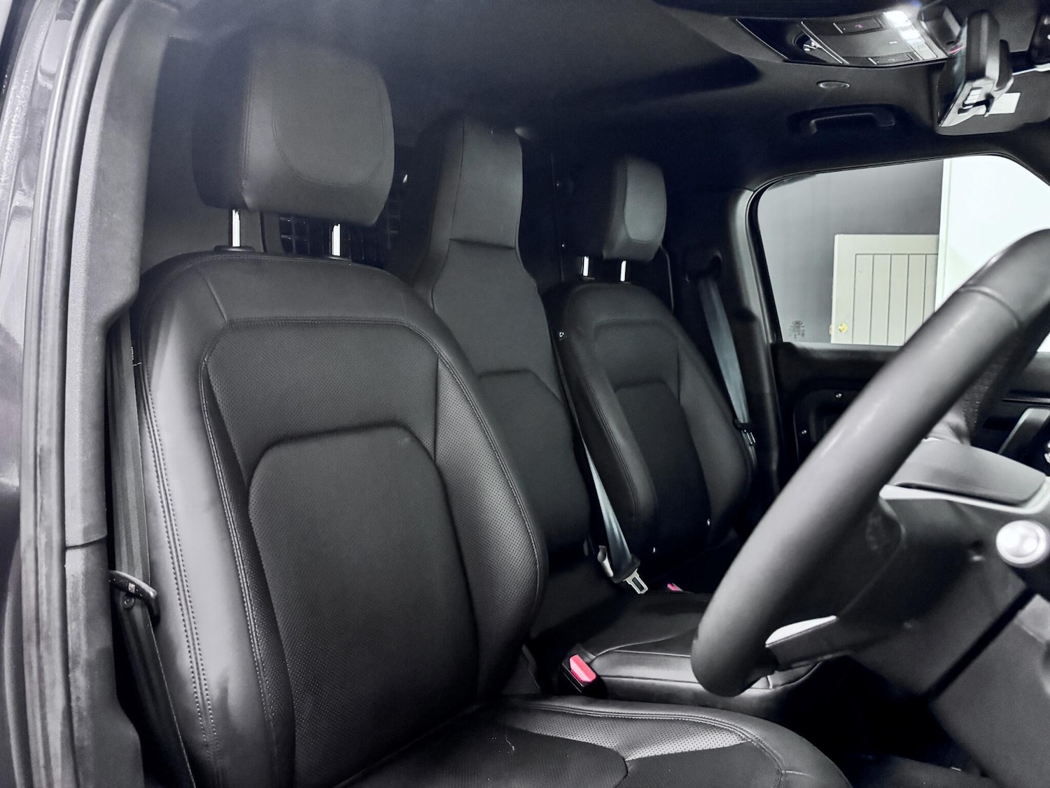 Used Land Rover Defender 2024 for sale - 77612390: Photo 23