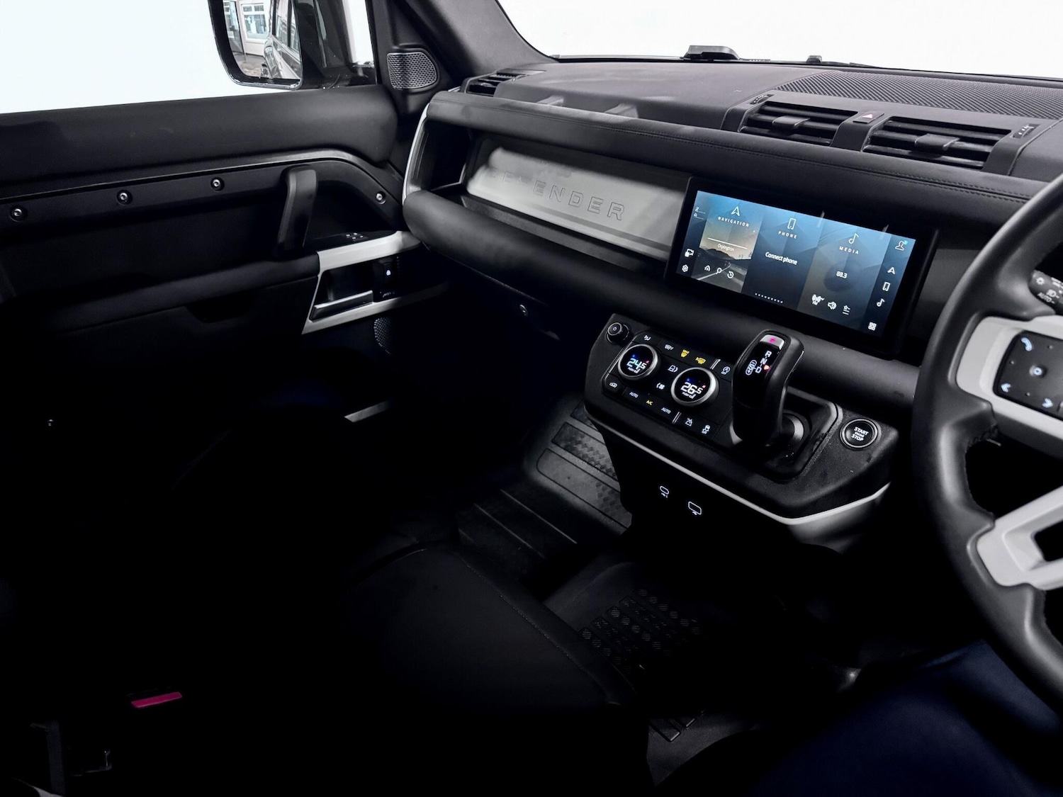 Used Land Rover Defender 2024 for sale - 77612390: Photo 24