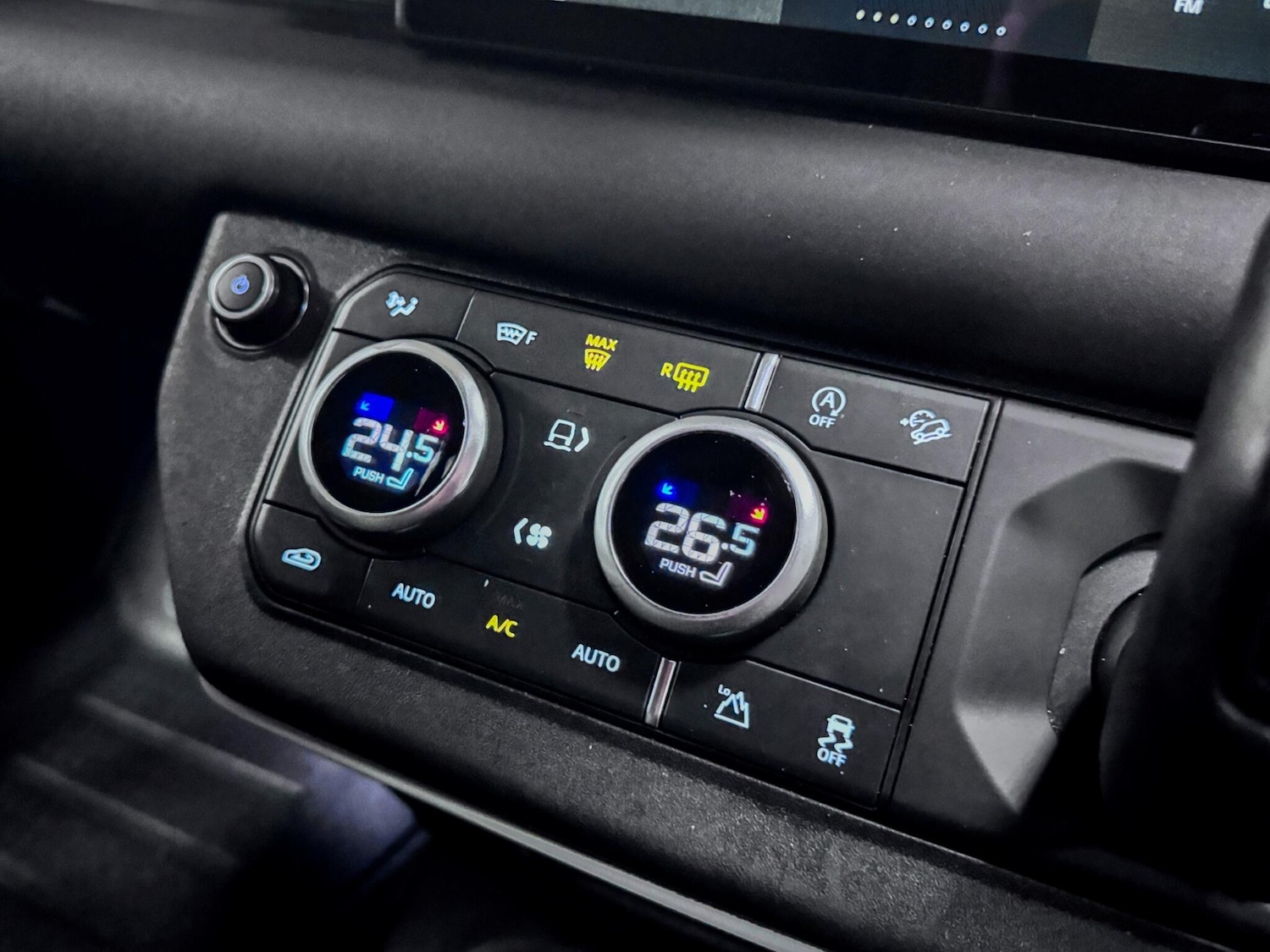 Used Land Rover Defender 2024 for sale - 77612390: Photo 27