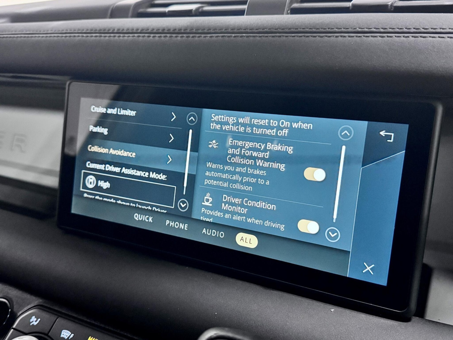 Used Land Rover Defender 2024 for sale - 77612390: Photo 40