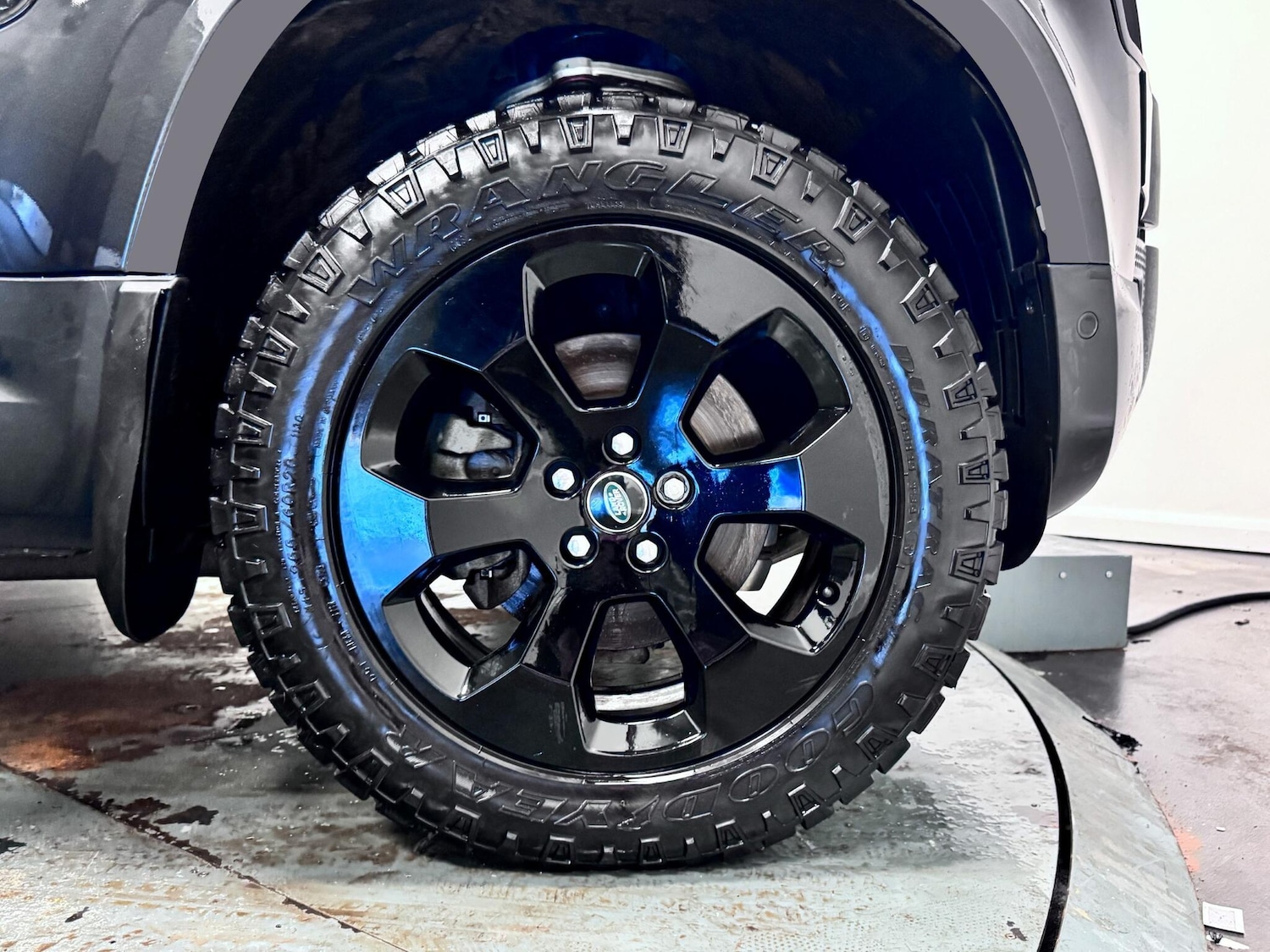 Used Land Rover Defender 2024 for sale - 77612390: Photo 50