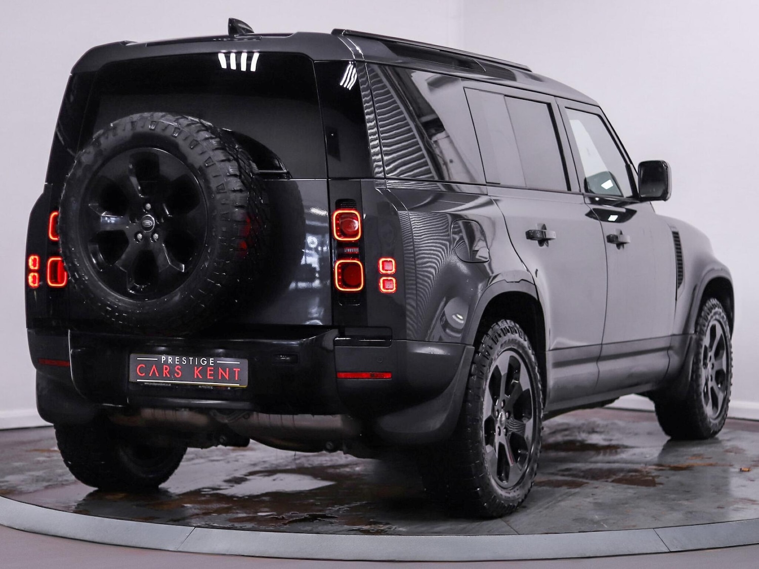 Used Land Rover Defender 2024 for sale - 77612390: Photo 9