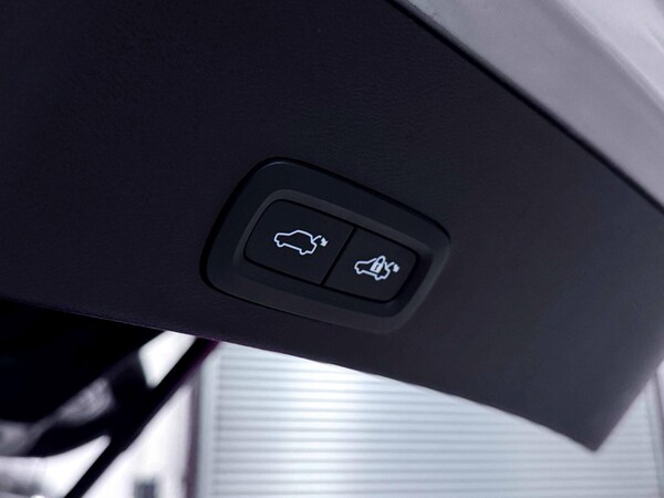 Used Volvo XC40 2023 for sale - 75563932: Photo 14