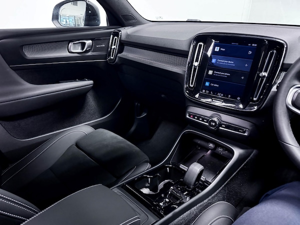 Used Volvo XC40 2023 for sale - 75563932: Photo 28