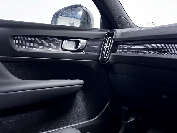 Used Volvo XC40 2023 for sale - 75563932: Photo 29