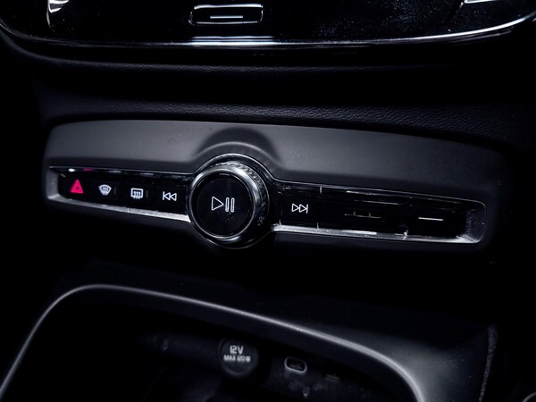 Used Volvo XC40 2023 for sale - 75563932: Photo 33