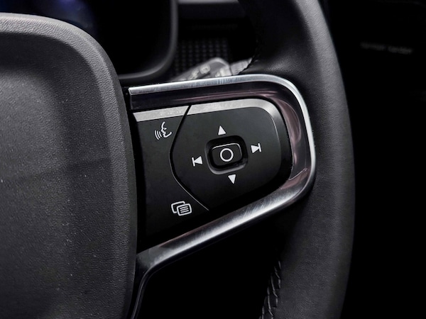 Used Volvo XC40 2023 for sale - 75563932: Photo 39