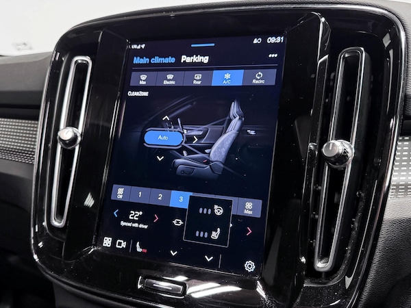 Used Volvo XC40 2023 for sale - 75563932: Photo 46