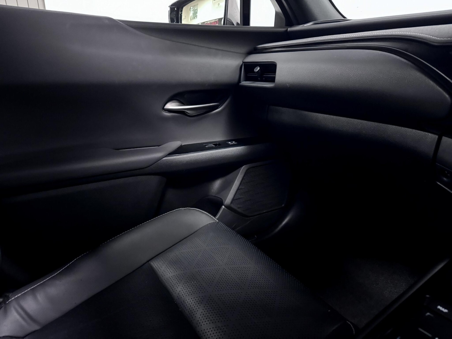 Used Lexus UX 2022 for sale - 76886756: Photo 29