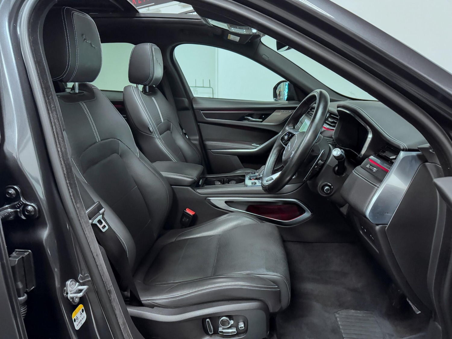 Used Jaguar F-Pace 2022 for sale - 76032652: Photo 24