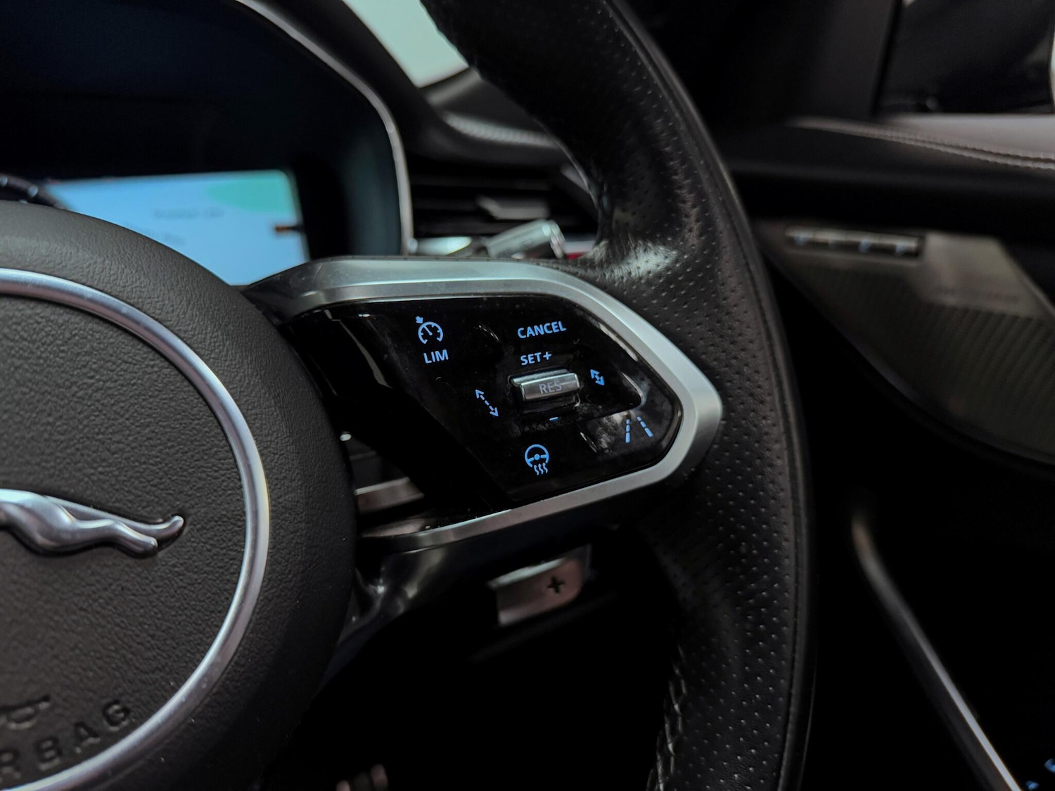 Used Jaguar F-Pace 2022 for sale - 76032652: Photo 33