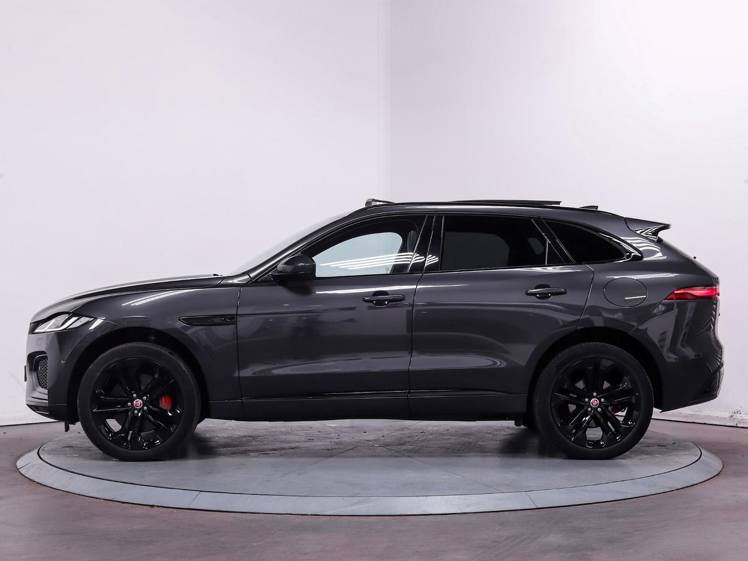 Used Jaguar F-Pace 2022 for sale - 76032652: Photo 6