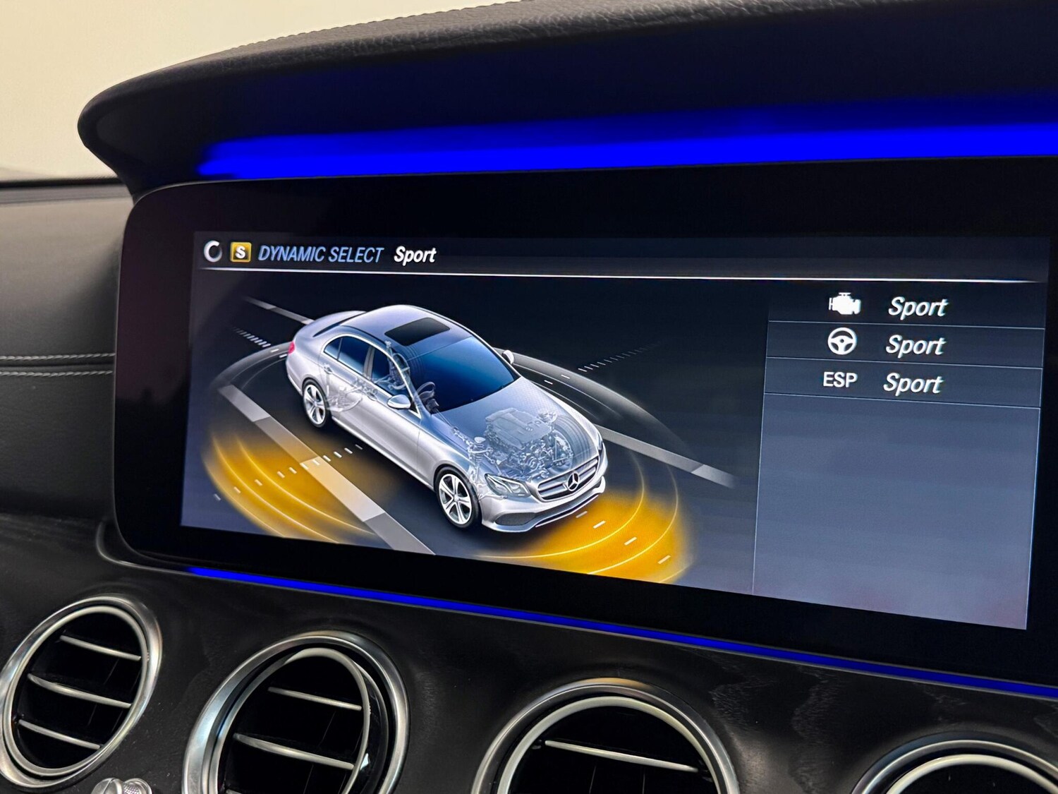 Used Mercedes-Benz E Class 2020 for sale - 76645899: Photo 51