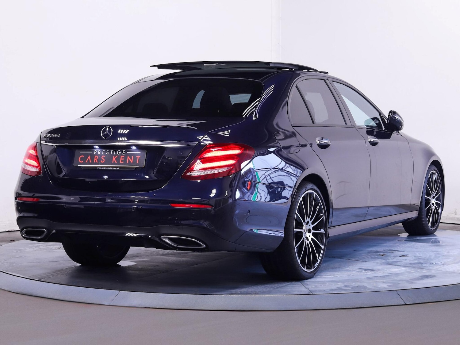 Used Mercedes-Benz E Class 2020 for sale - 76645899: Photo 9