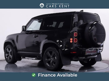 Used Land Rover Defender 90 2023 for sale - 76409063: Photo