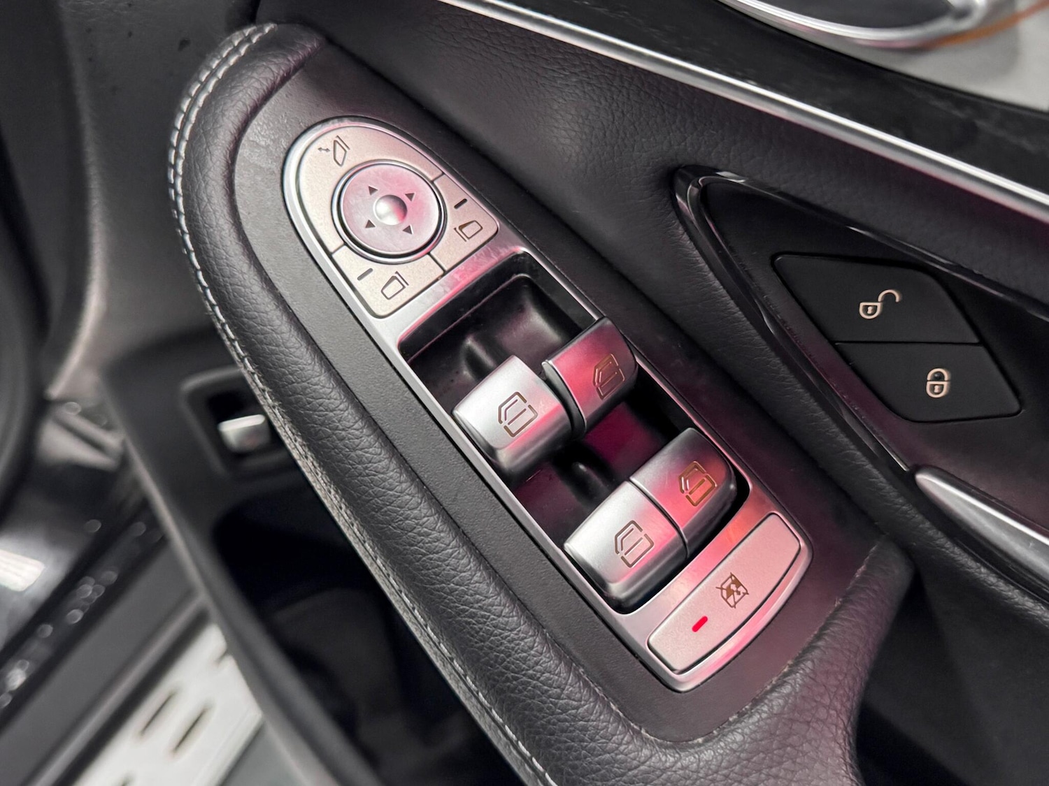 Used Mercedes-Benz GLC 2020 for sale - 76608248: Photo 18