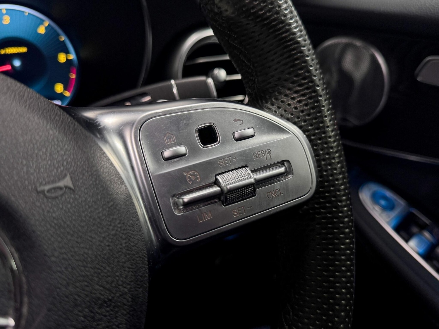 Used Mercedes-Benz GLC 2020 for sale - 76608248: Photo 36