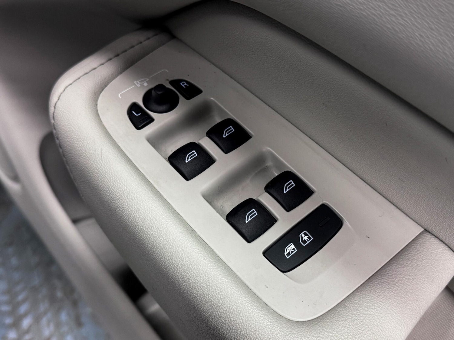 Used Volvo XC60 2022 for sale - 76912850: Photo 18