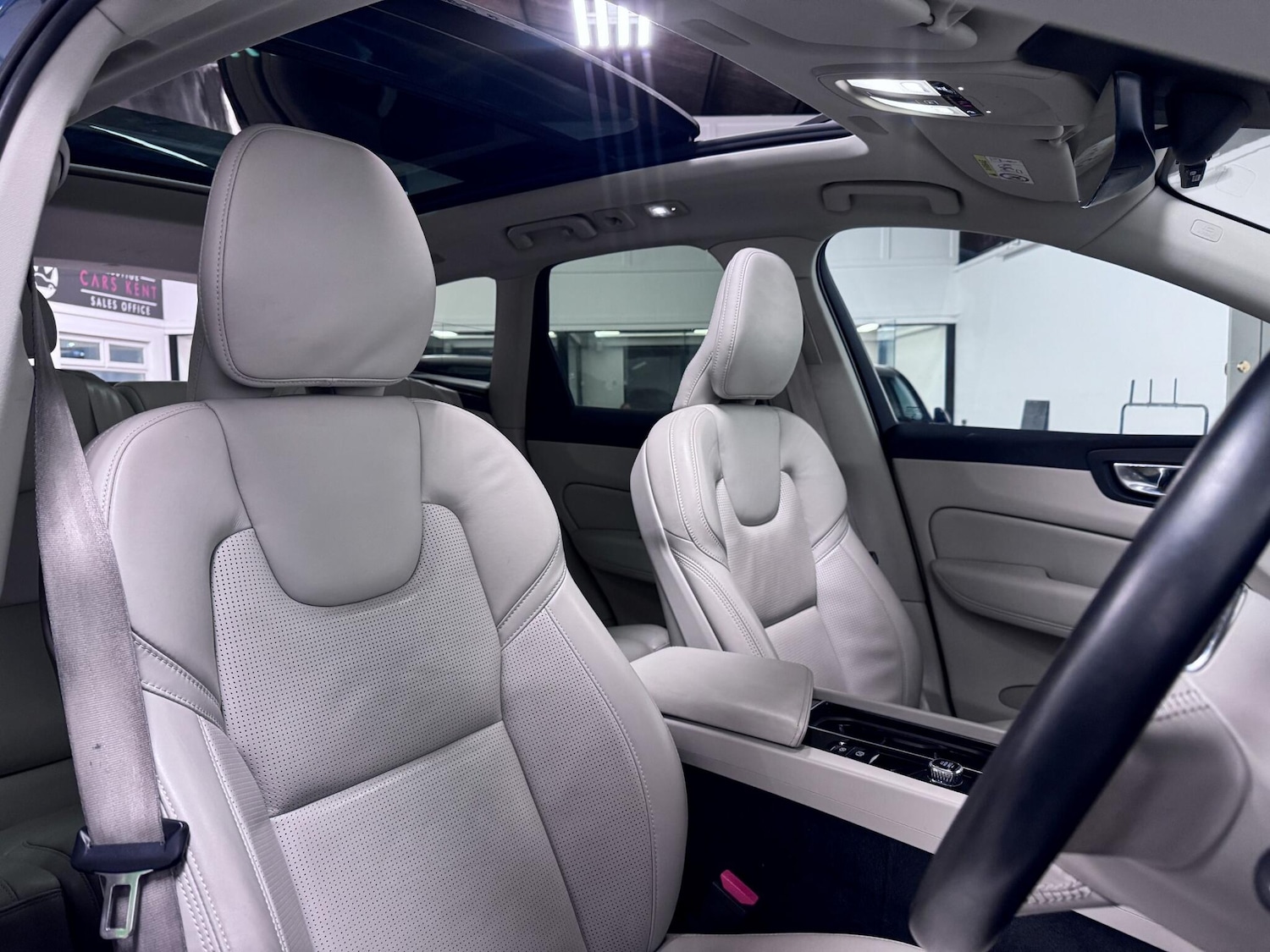 Used Volvo XC60 2022 for sale - 76912850: Photo 23