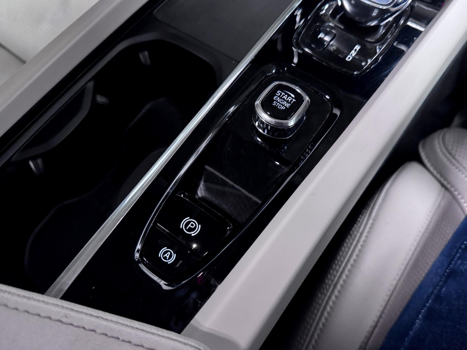 Used Volvo XC60 2022 for sale - 76912850: Photo 29