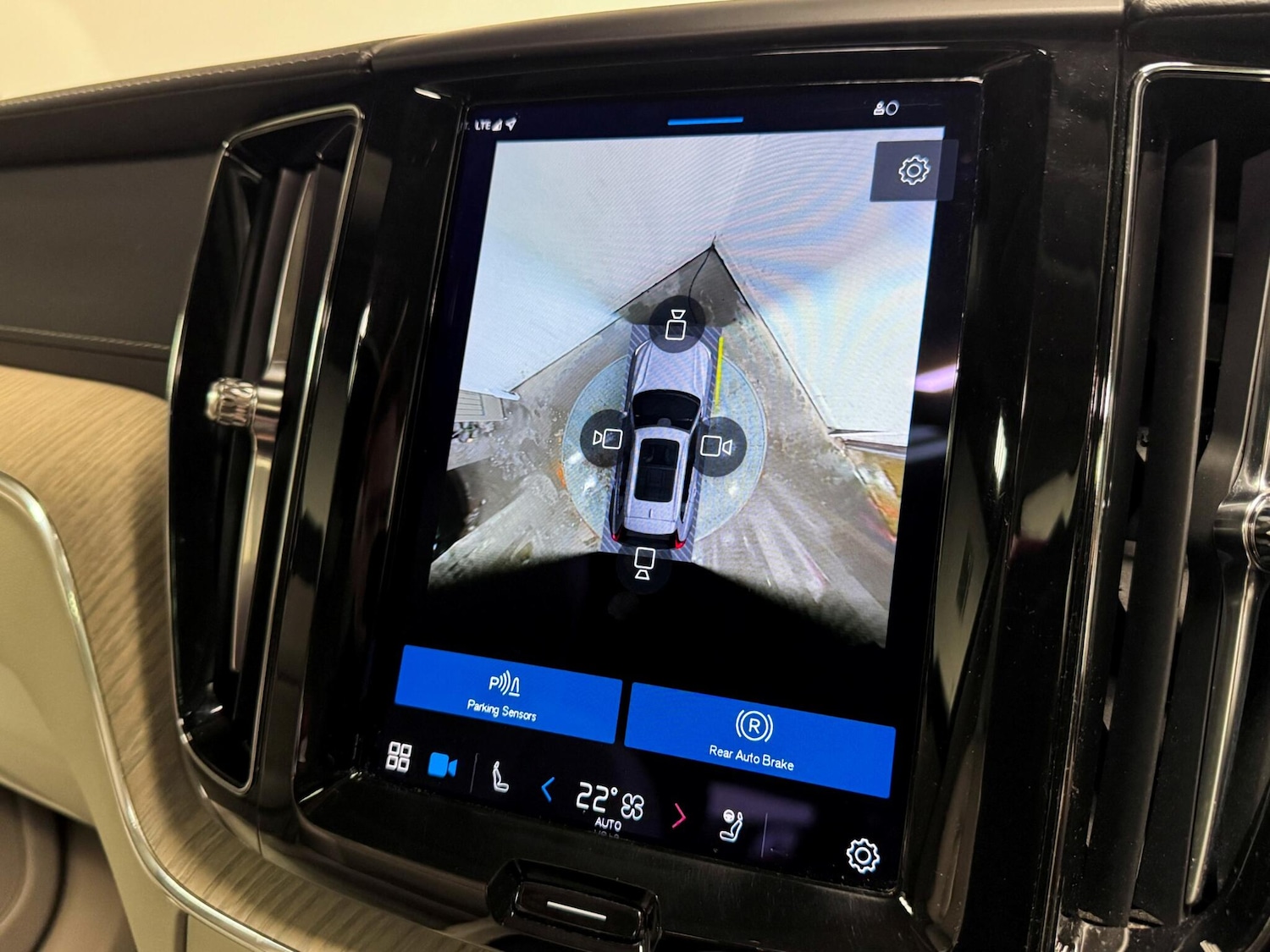 Used Volvo XC60 2022 for sale - 76912850: Photo 41