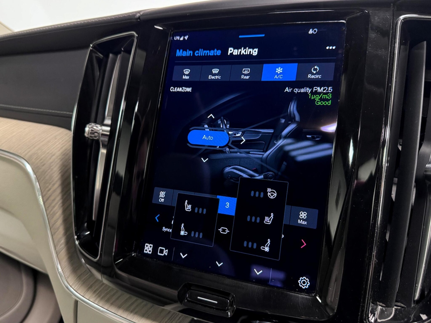 Used Volvo XC60 2022 for sale - 76912850: Photo 46