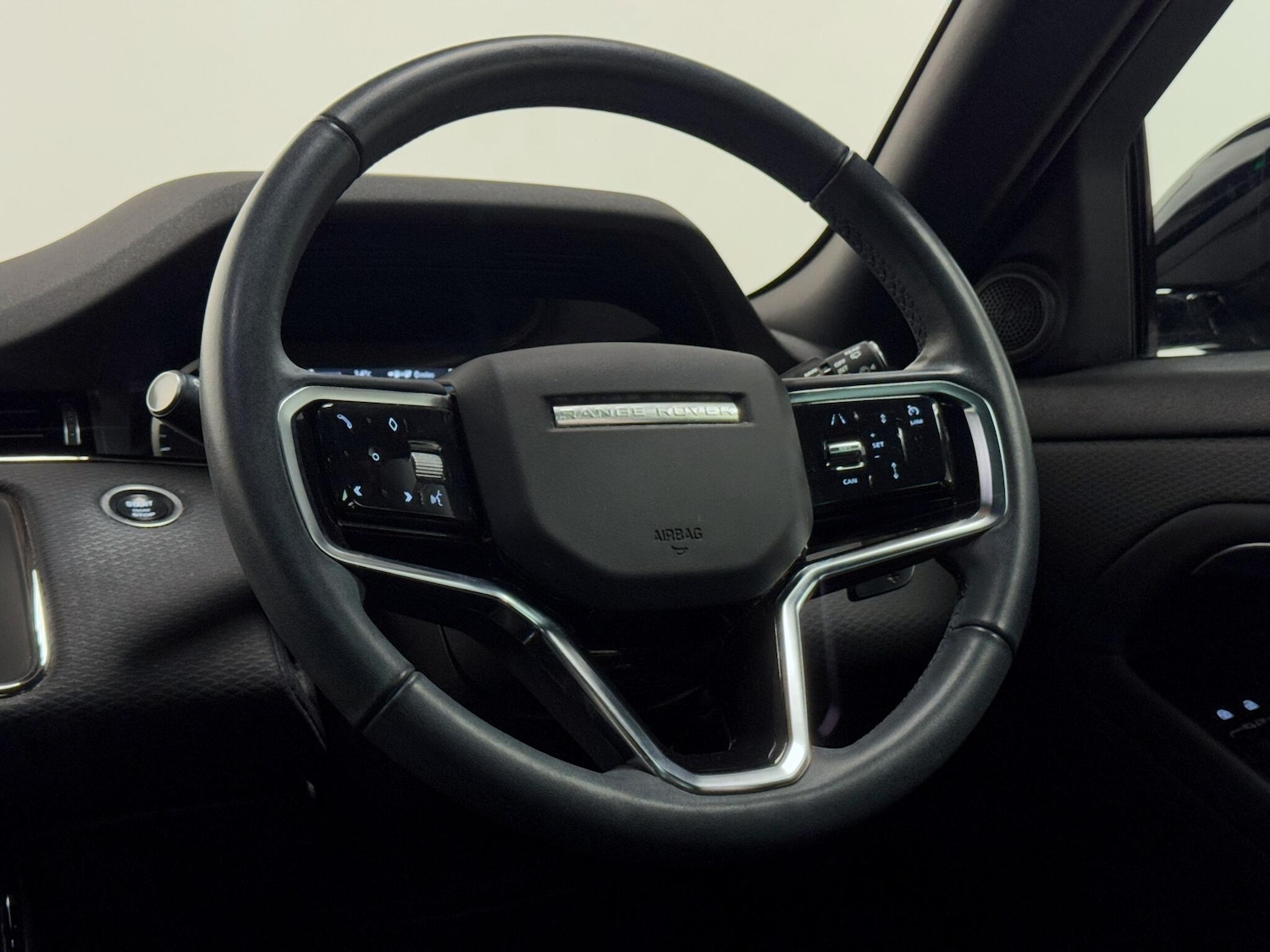 Used Land Rover Range Rover Evoque 2022 for sale - 76423190: Photo 32