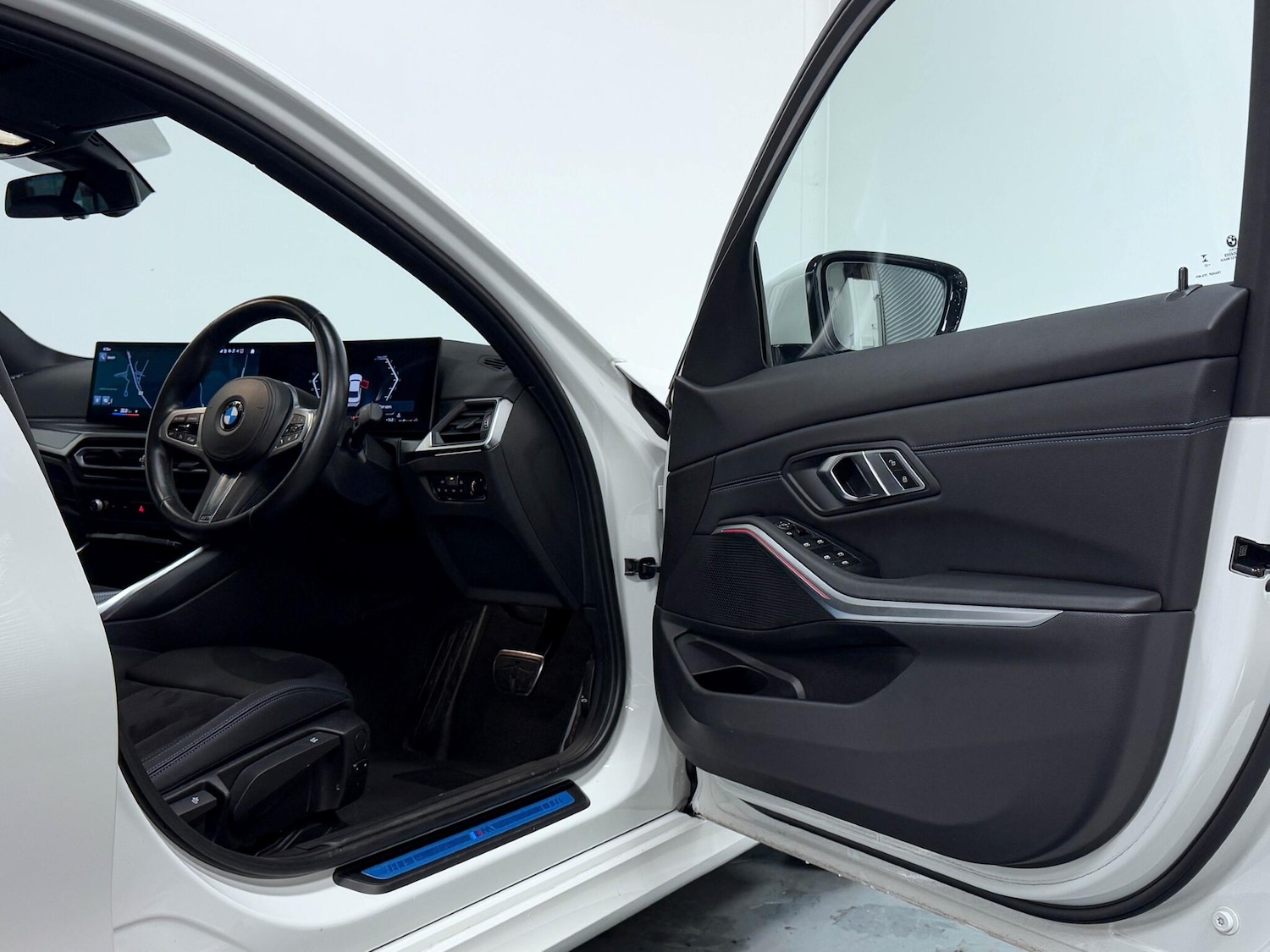 Used BMW 3 Series 2023 for sale - 76336360: Photo 13