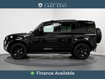 Used Land Rover Defender 110 2025 for sale - 78843032: Photo