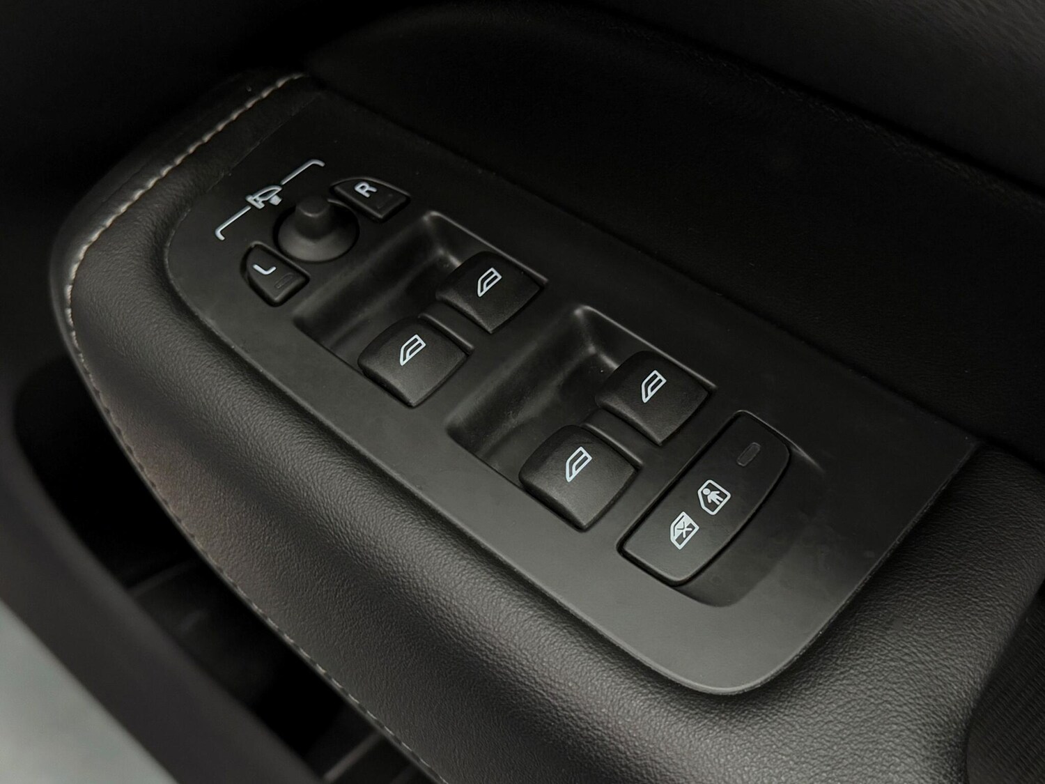 Used Volvo XC60 2020 for sale - 76371118: Photo 19